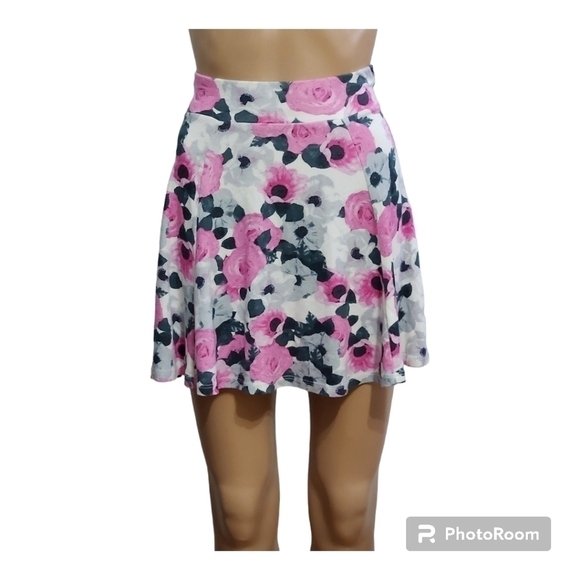 ❤2/15❤H&M Floral Circle Skater Mini Skirt - Picture 2 of 9